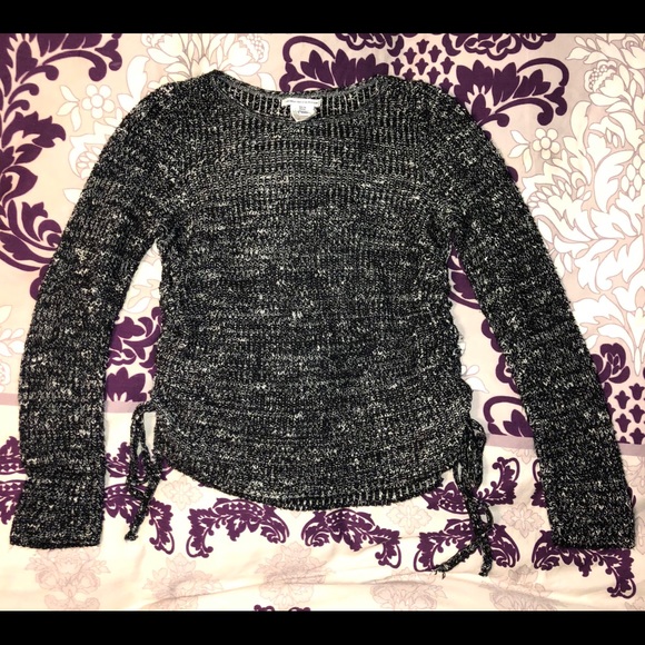 American Eagle Outfitters Sweaters - American eagle black and white knitted sweater
